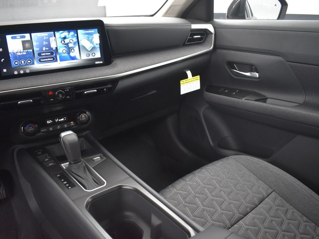 2026 Nissan Kicks SV photo 30