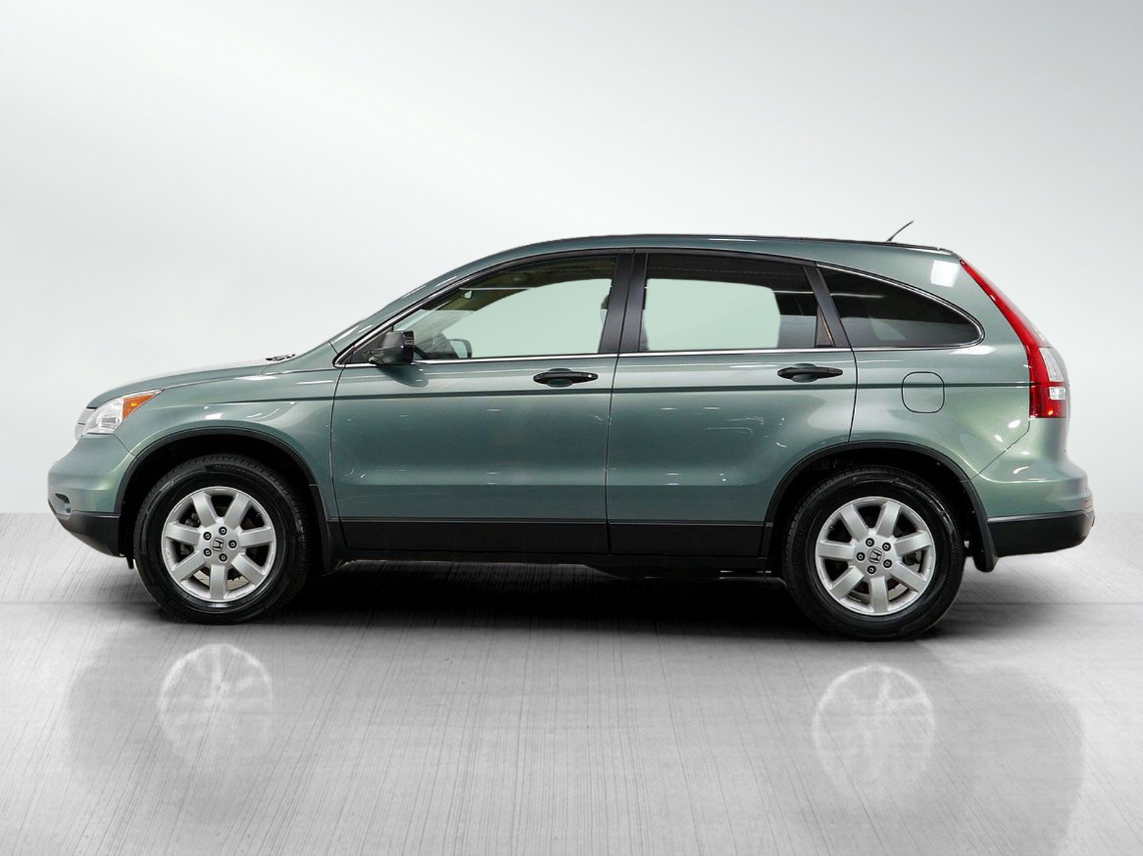 Used 2011 Honda CR-V SE with VIN 5J6RE4H4XBL061116 for sale in Burnsville, Minnesota