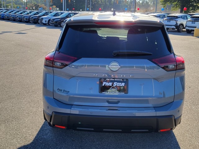 2026 Nissan Rogue SV photo 2
