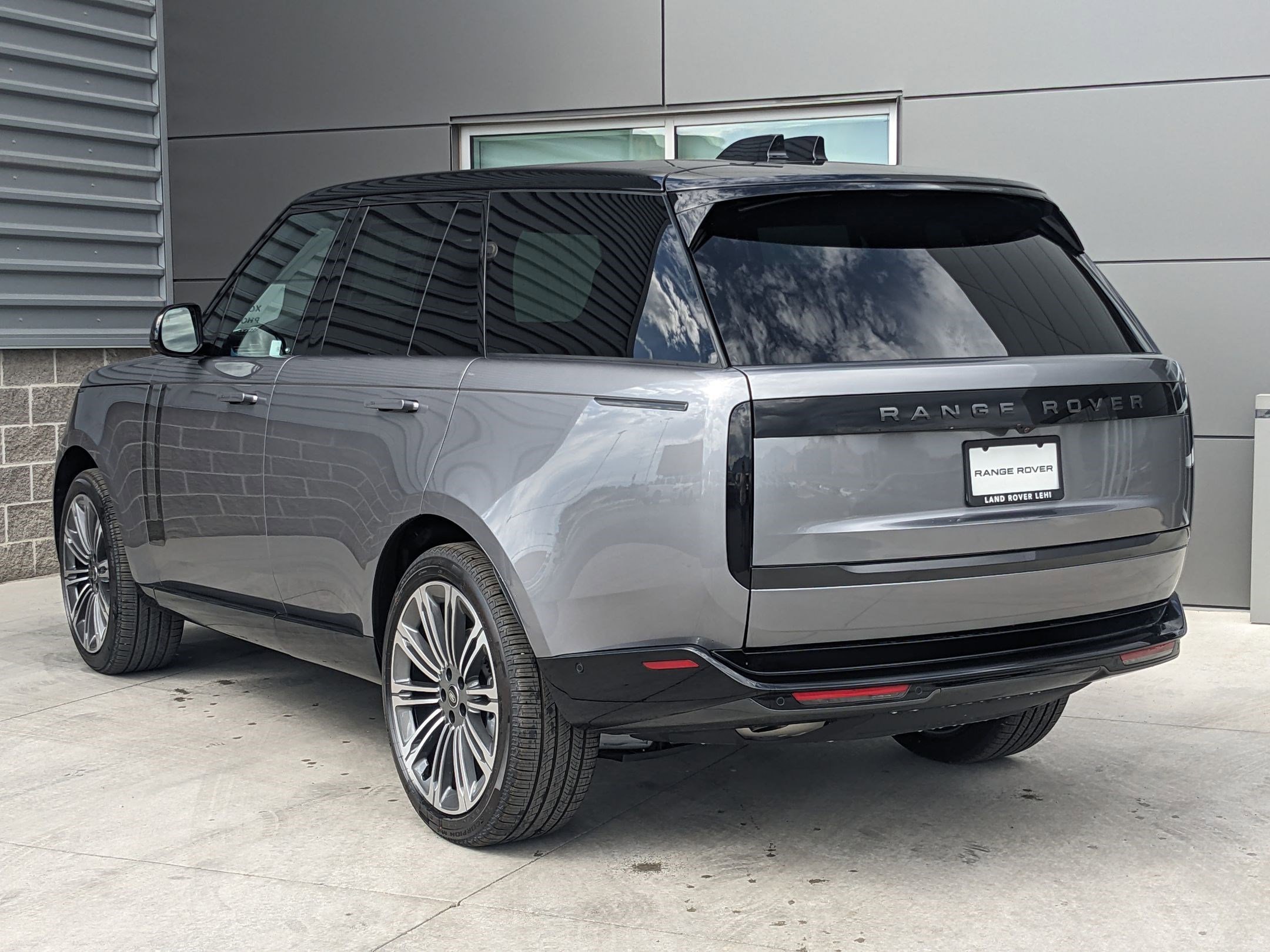 2025 Land Rover Range Rover SE photo 8