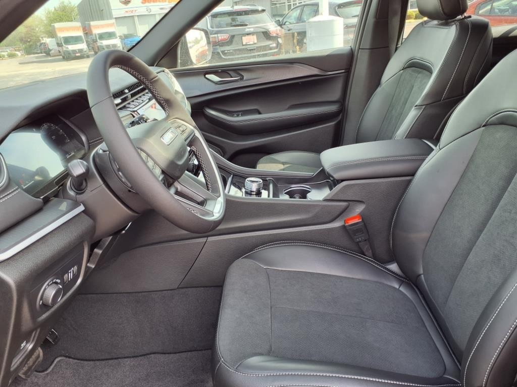 2025 Jeep Grand Cherokee Altitude X photo 8