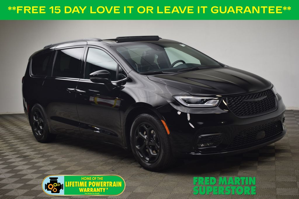 2024 Chrysler Pacifica PHEV Select
