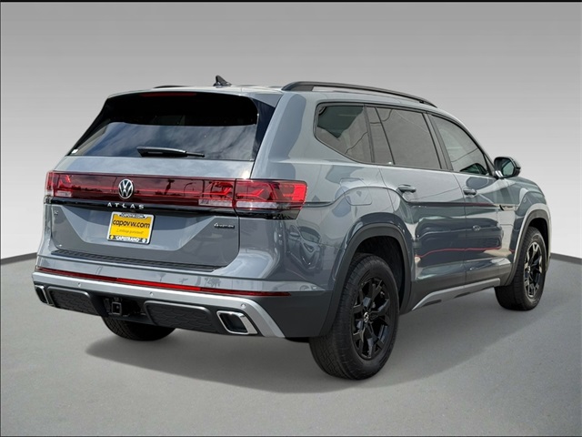 2025 Volkswagen Atlas Peak Edition SE photo 4