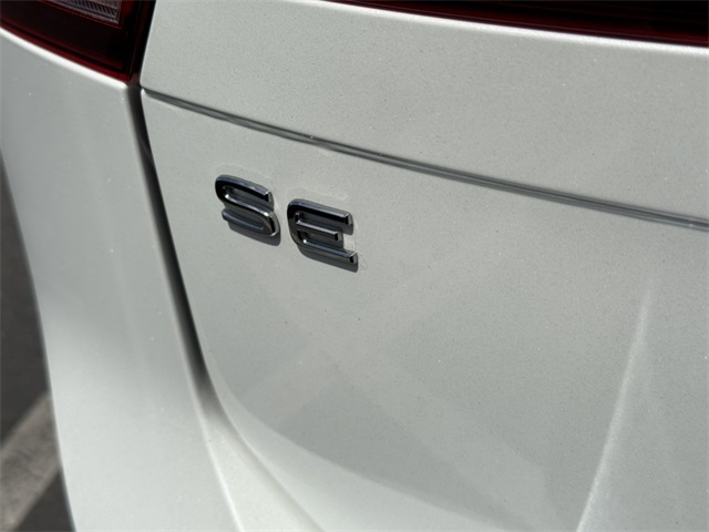 2023 Volkswagen Tiguan SE photo 3
