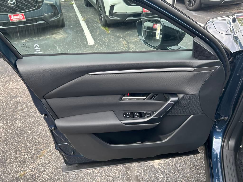 2025 Mazda CX-50 2.5 Select photo 12