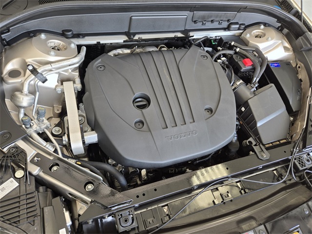 2025 Volvo XC60 B5 Plus photo 26