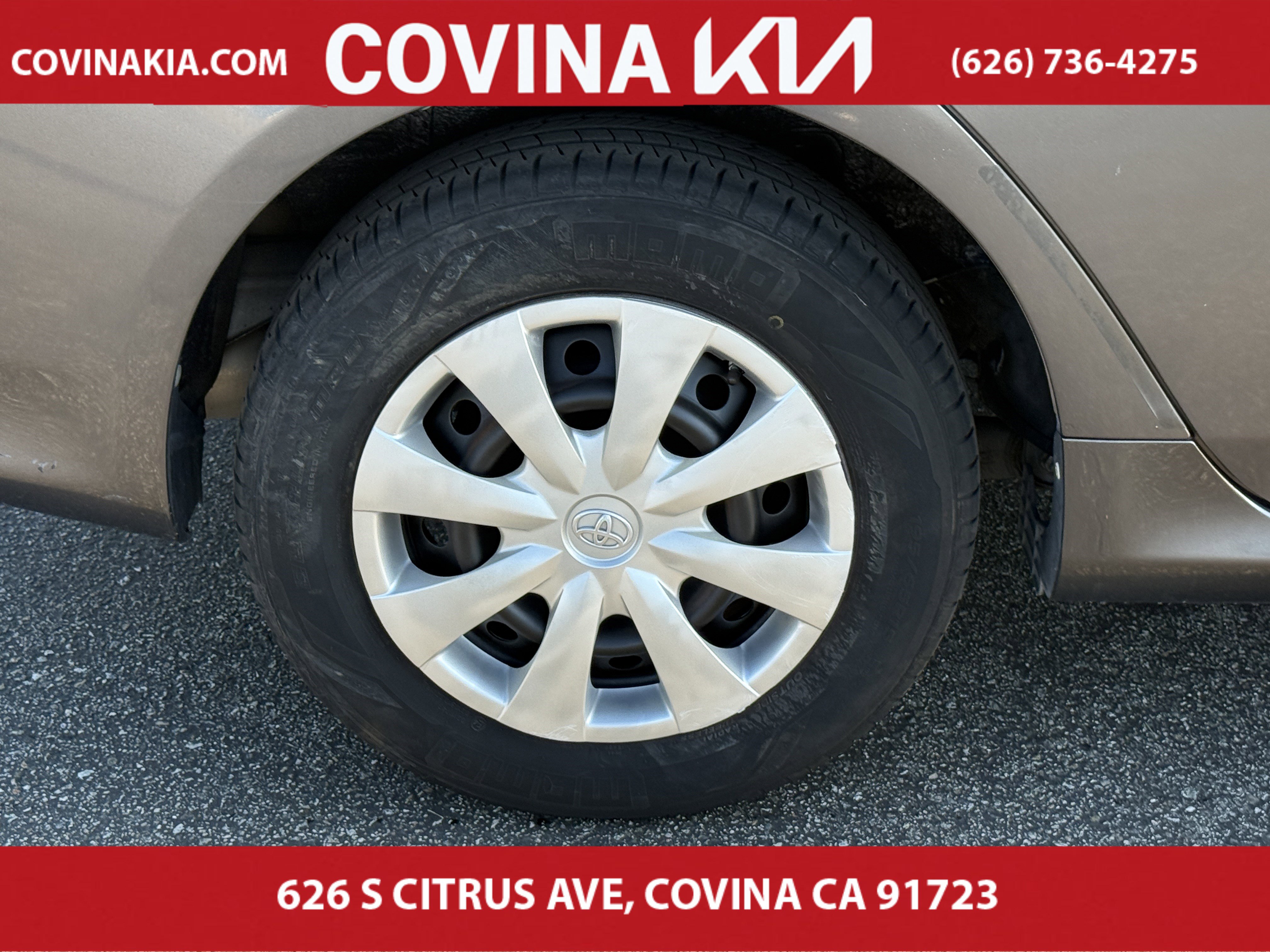 2010 Toyota Corolla LE photo 4