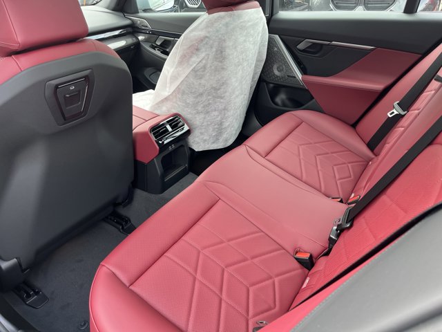 2026 Bmw 550e xDrive photo 16