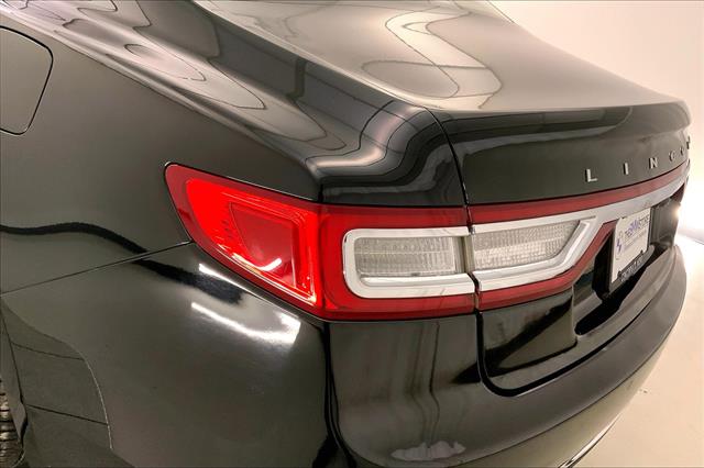 2017 Lincoln Continental Premiere photo 27