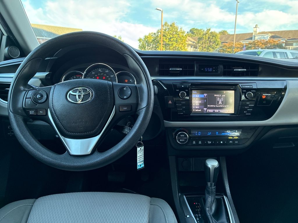 2014 Toyota Corolla LE Eco photo 13