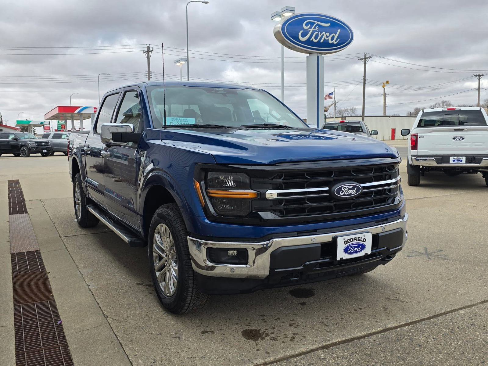 2025 Ford F-150 XLT photo 2