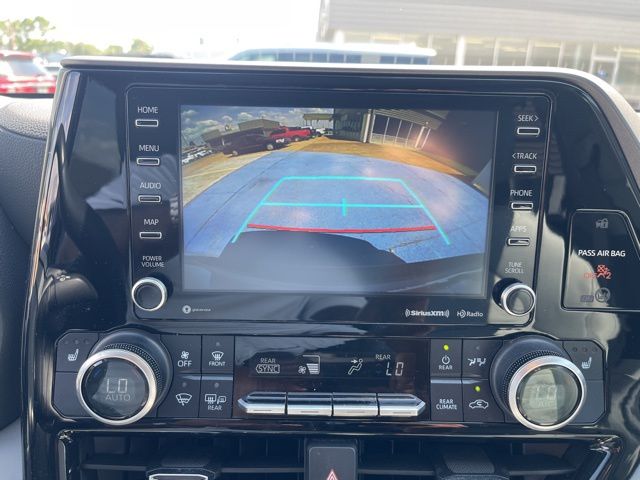 2022 Toyota Highlander XLE photo 28