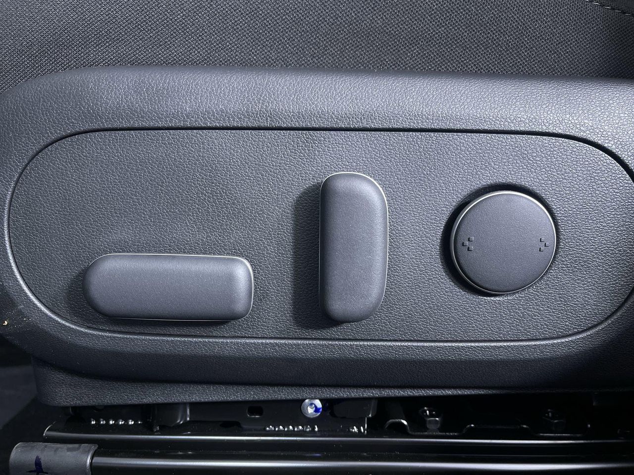 2025 Hyundai Kona SEL photo 22