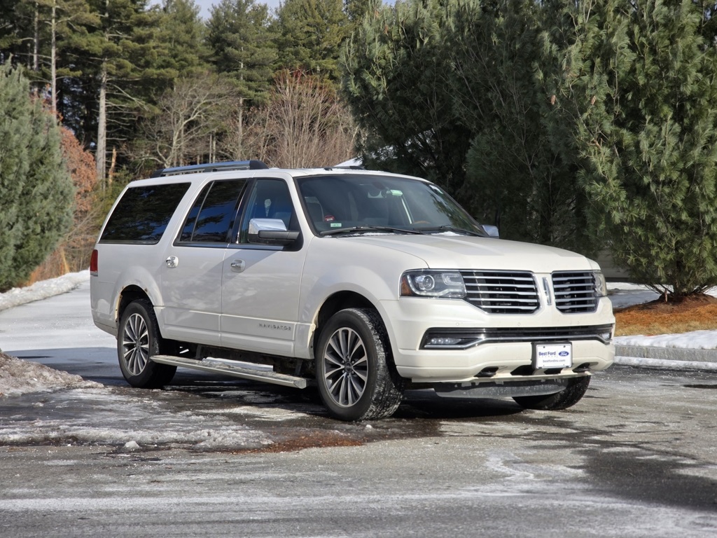 2017 Lincoln Navigator Select's photo