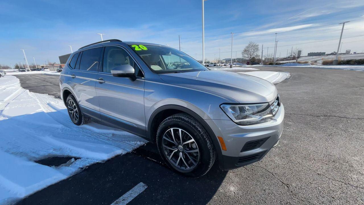 Used 2020 Volkswagen Tiguan SE with VIN 3VV2B7AX1LM171768 for sale in Kansas City