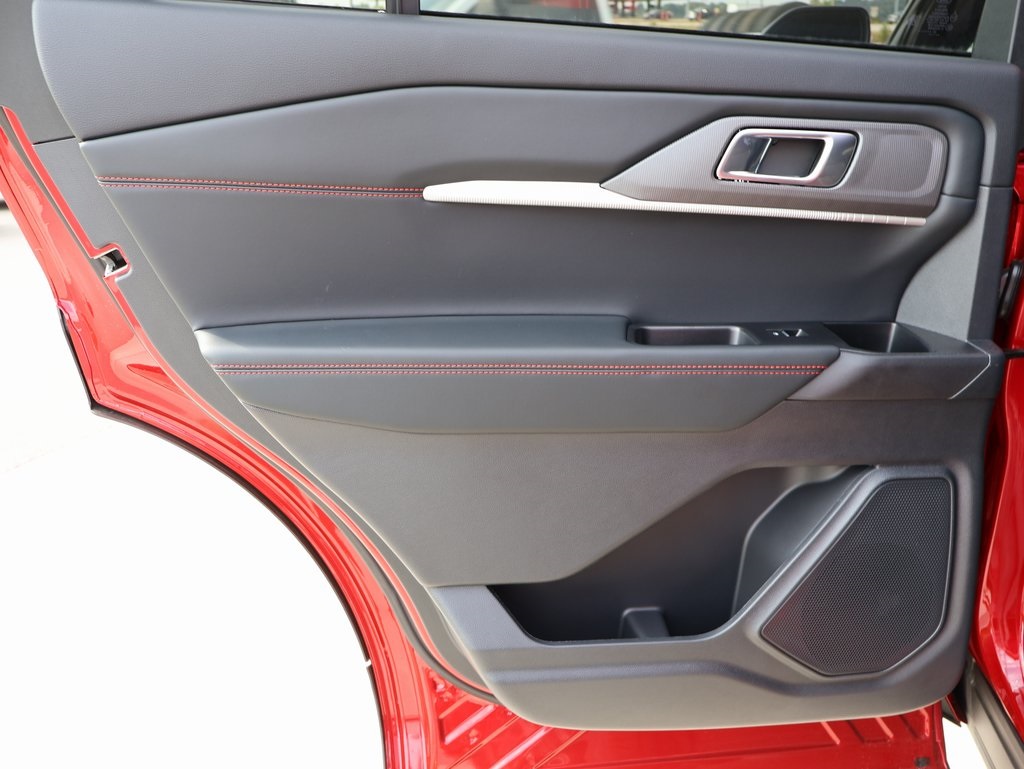 2025 Ford Explorer ST photo 16