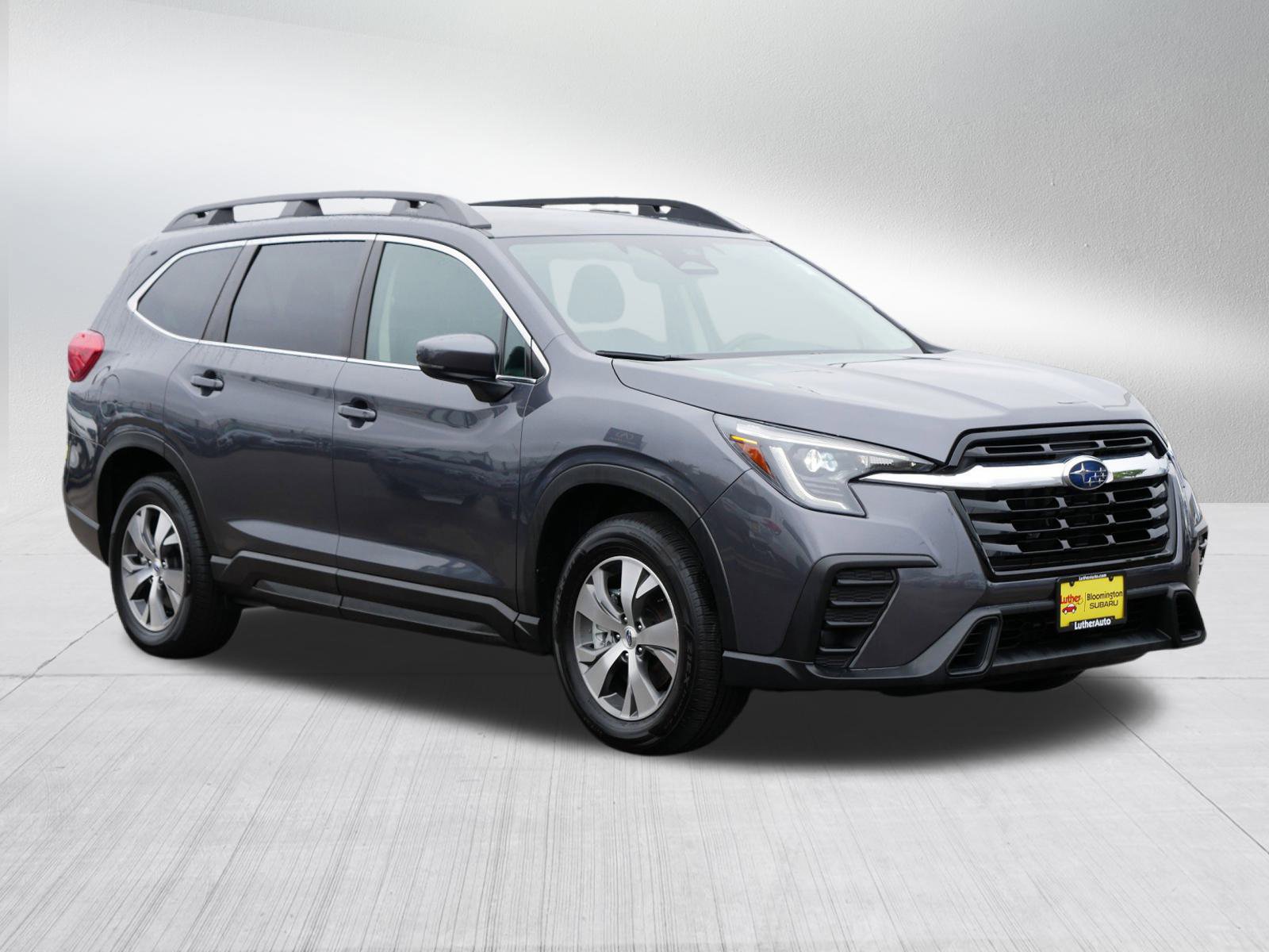 2024 Subaru Ascent Premium's photo