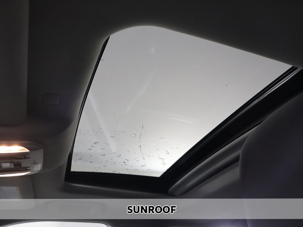 2022 Toyota Highlander XLE photo 3