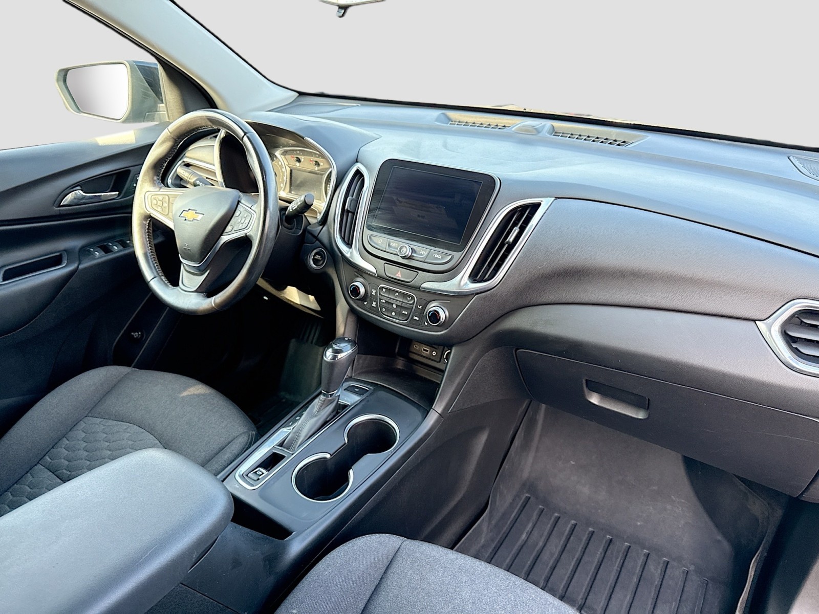 2019 Chevrolet Equinox LT photo 27