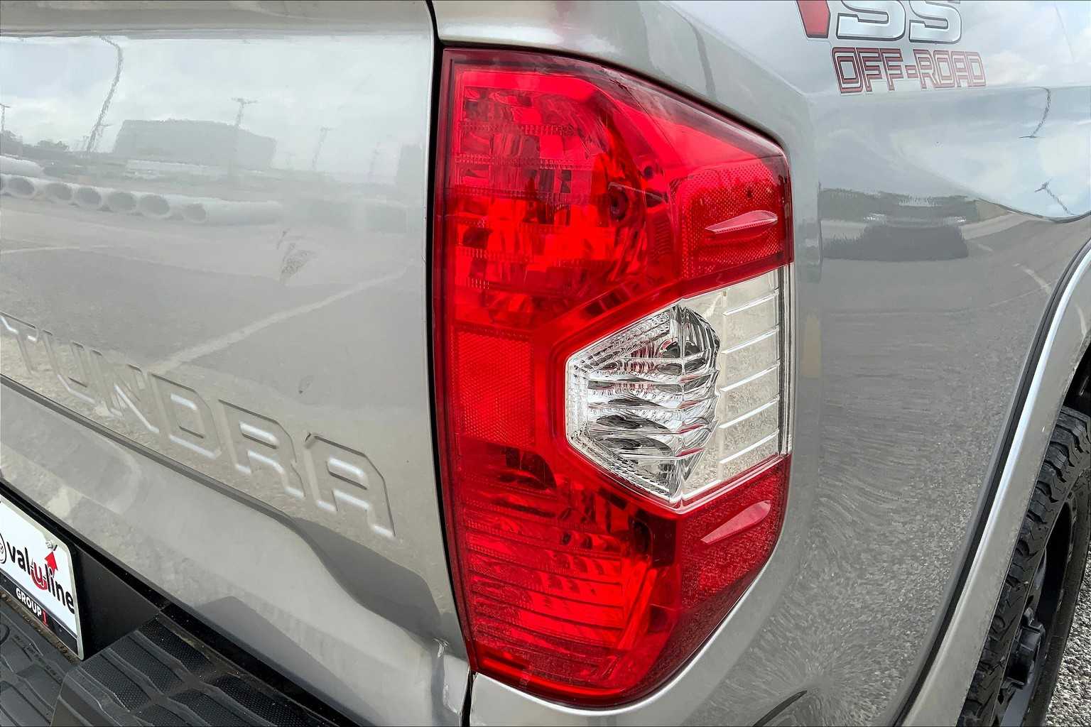 2017 Toyota Tundra SR5 photo 29