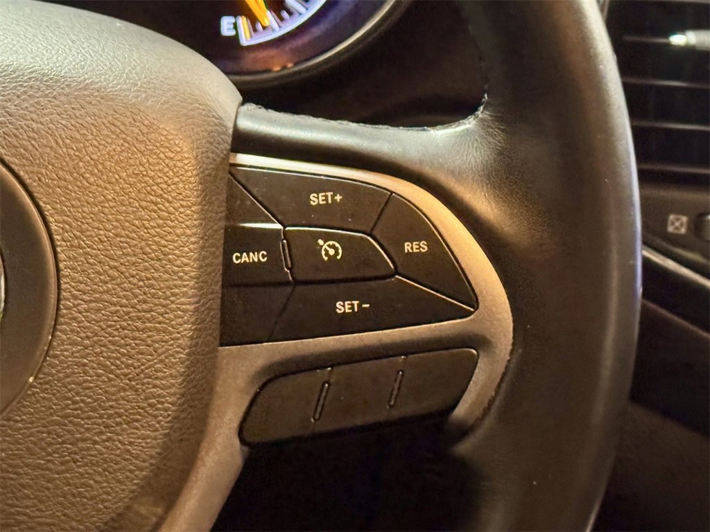 2020 Jeep Grand Cherokee Altitude photo 28