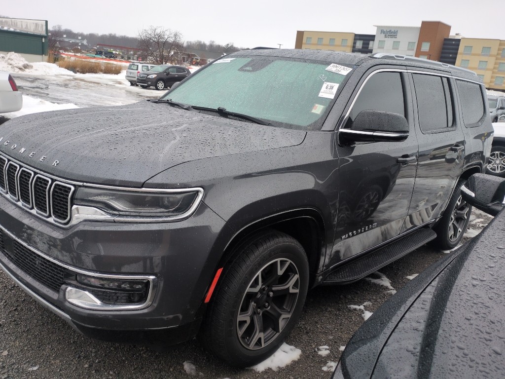 2023 Jeep Wagoneer Series III's photo