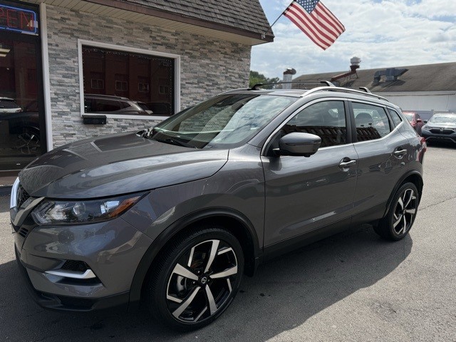 Pre-Owned 2022 Nissan Rogue Sport SL