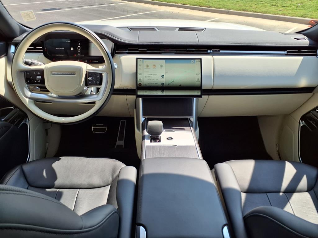 2024 Land Rover Range Rover SE photo 16