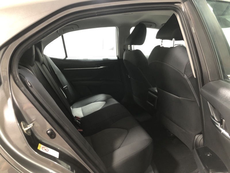 2019 Toyota Camry LE photo 9