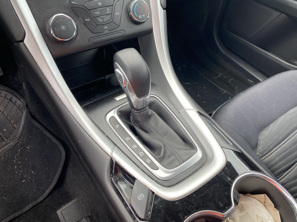 2016 Ford Fusion SE photo 10