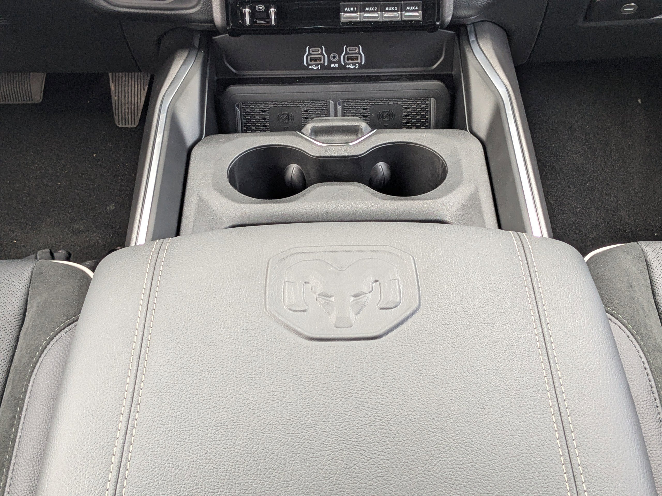 2025 Ram 3500 Laramie photo 17