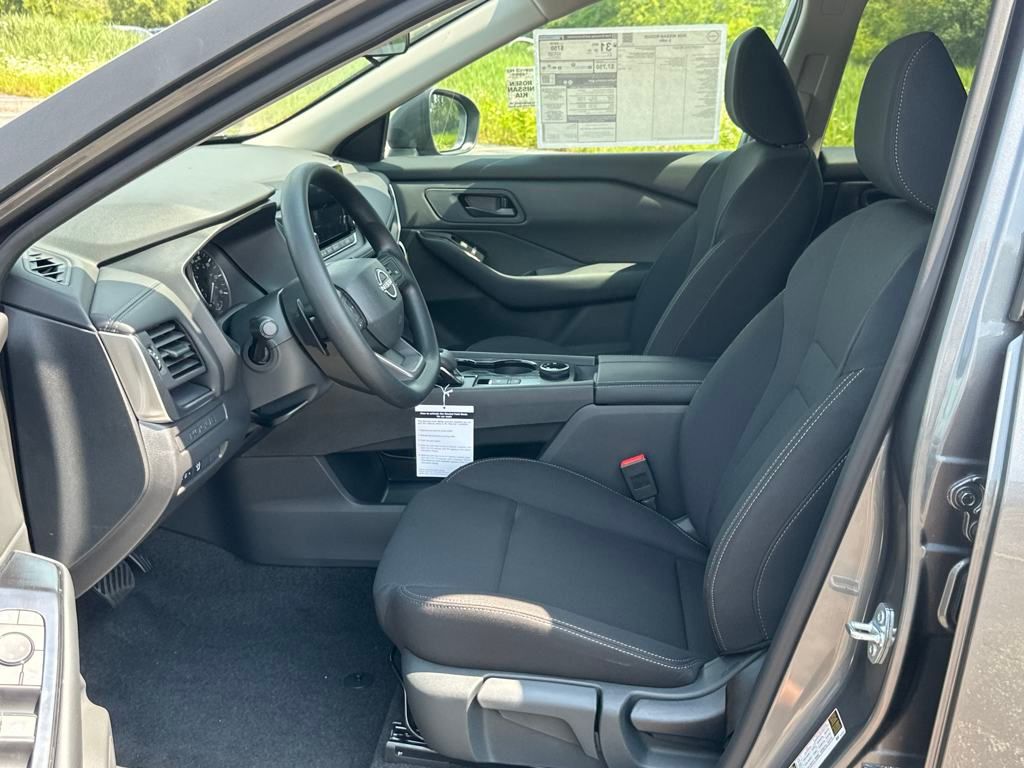 2026 Nissan Rogue S photo 9