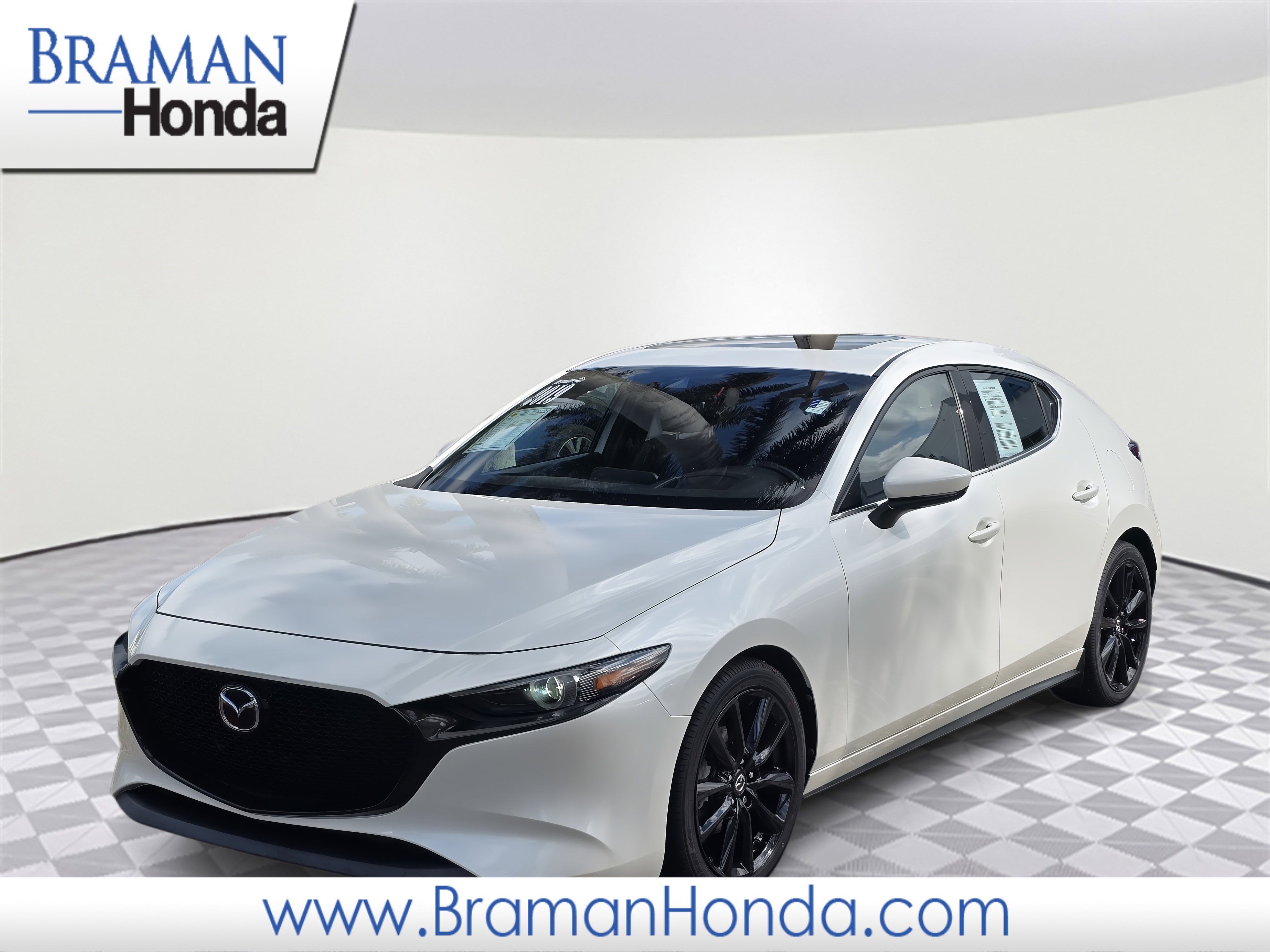 2019 Mazda Mazda3 Premium's photo