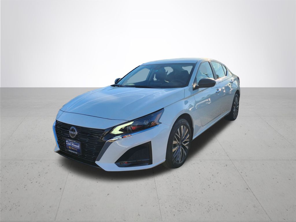 2025 Nissan Altima 2.5 SV photo 2