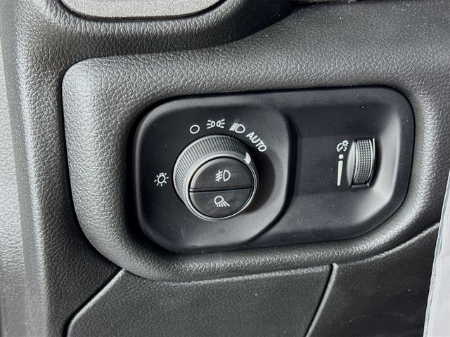 2025 Ram 3500 Tradesman photo 9