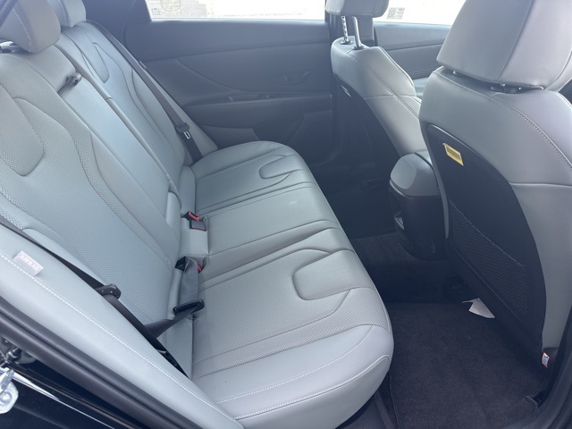 2024 Hyundai Elantra Hybrid Limited photo 9