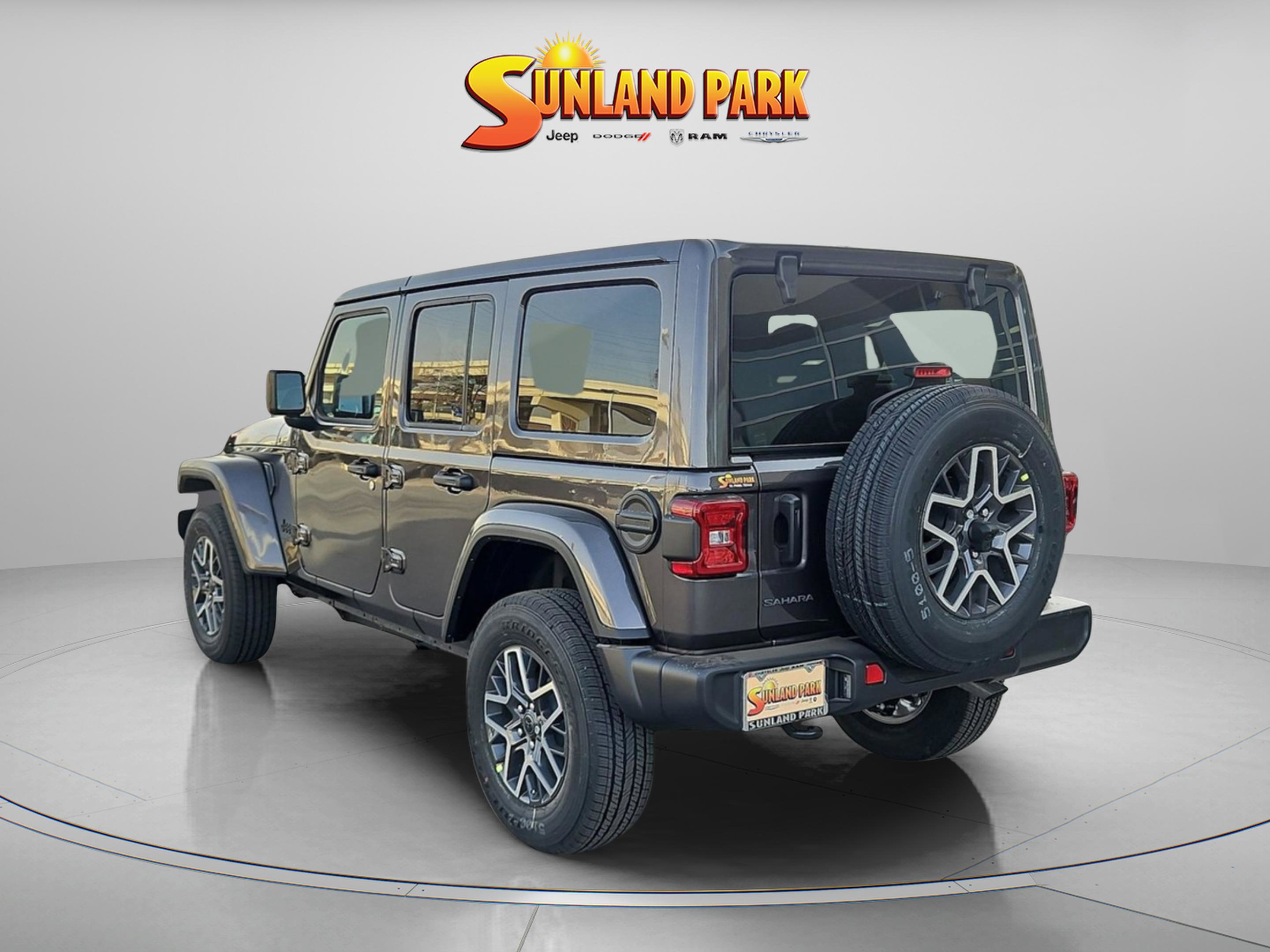 2025 Jeep Wrangler Sahara photo 3