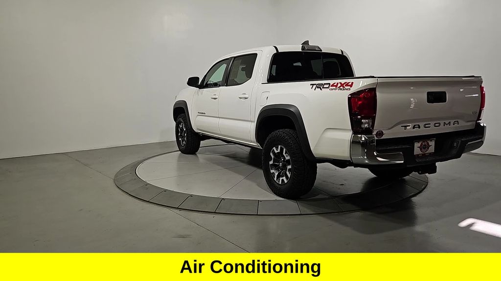 2018 Toyota Tacoma TRD Off-Road photo 3