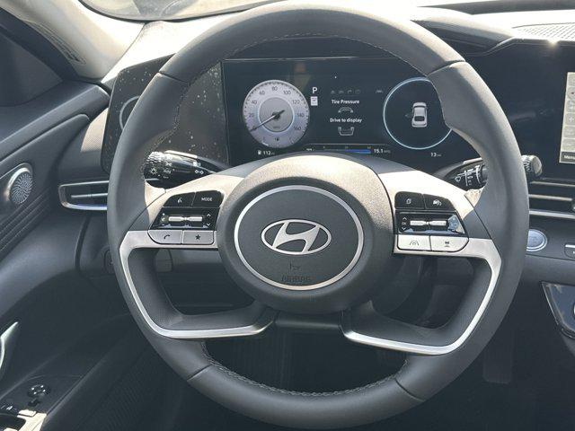 2025 Hyundai Elantra SEL Convenience photo 22