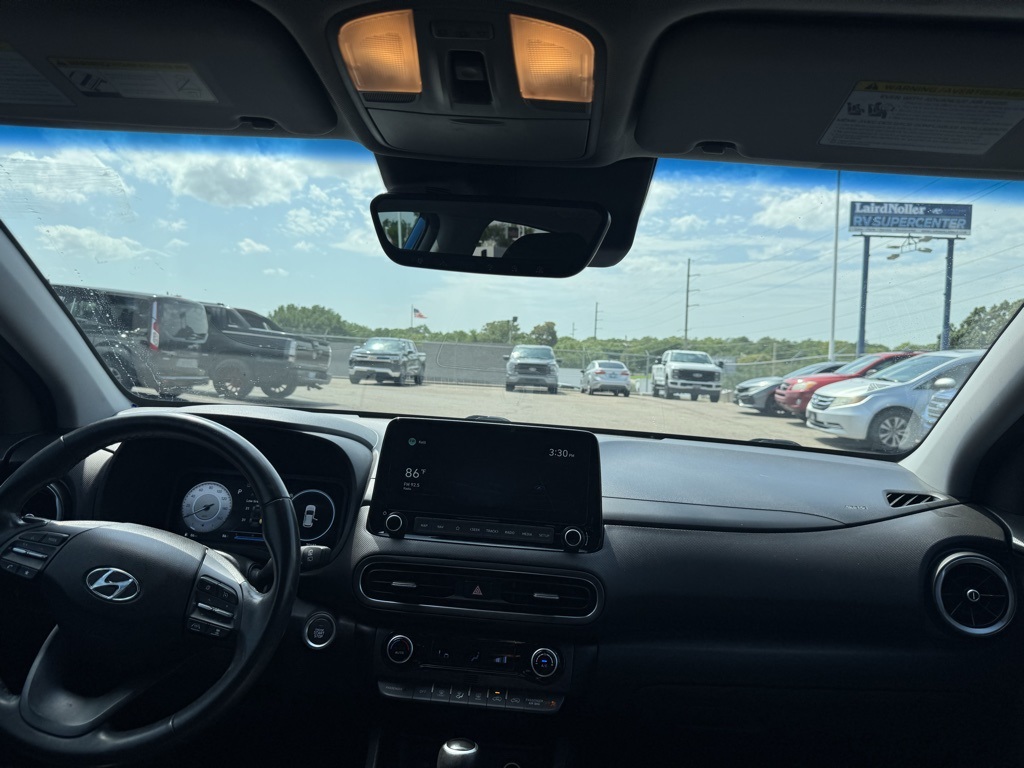 2022 Hyundai Kona Limited photo 10