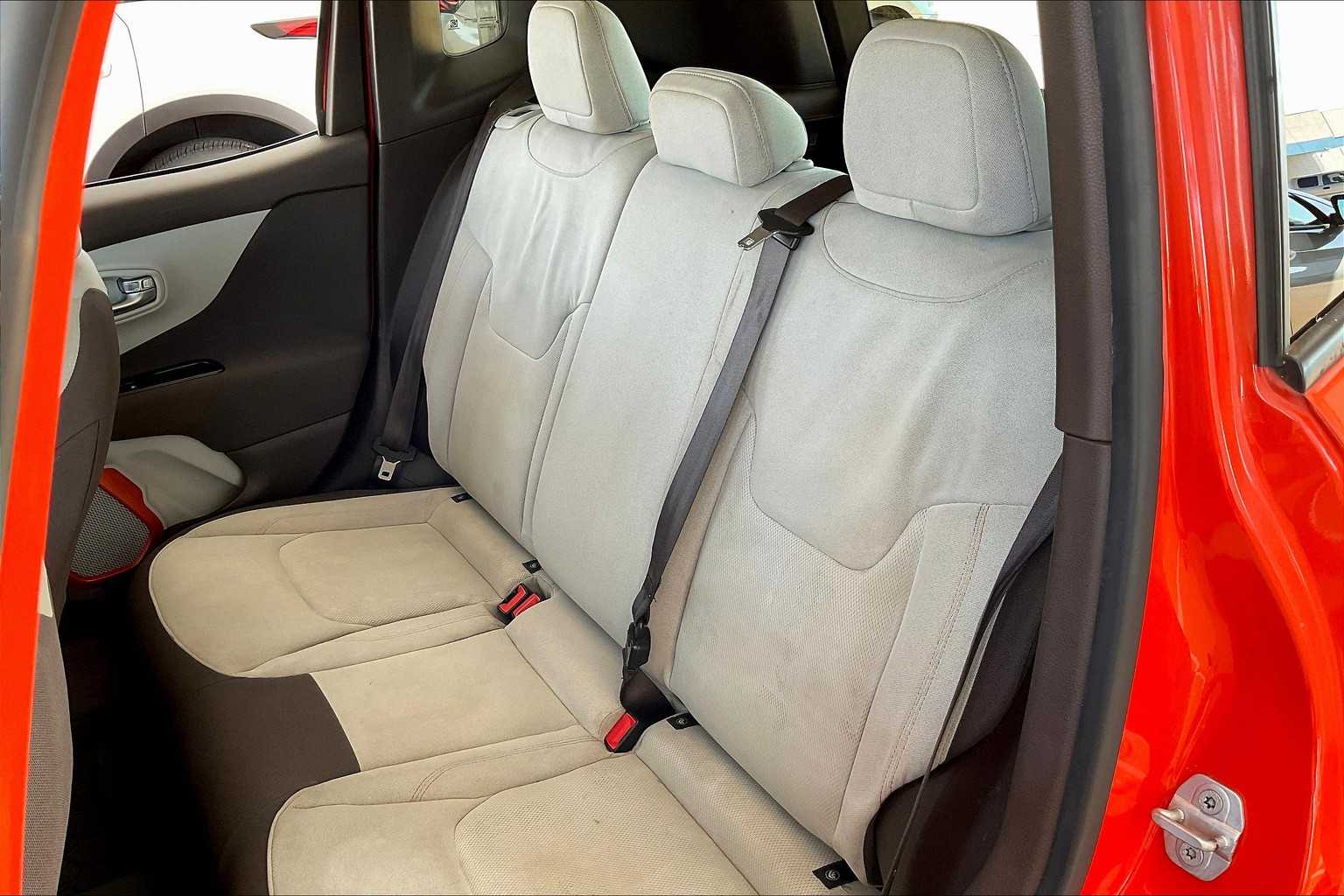 2015 Jeep Renegade Latitude photo 18