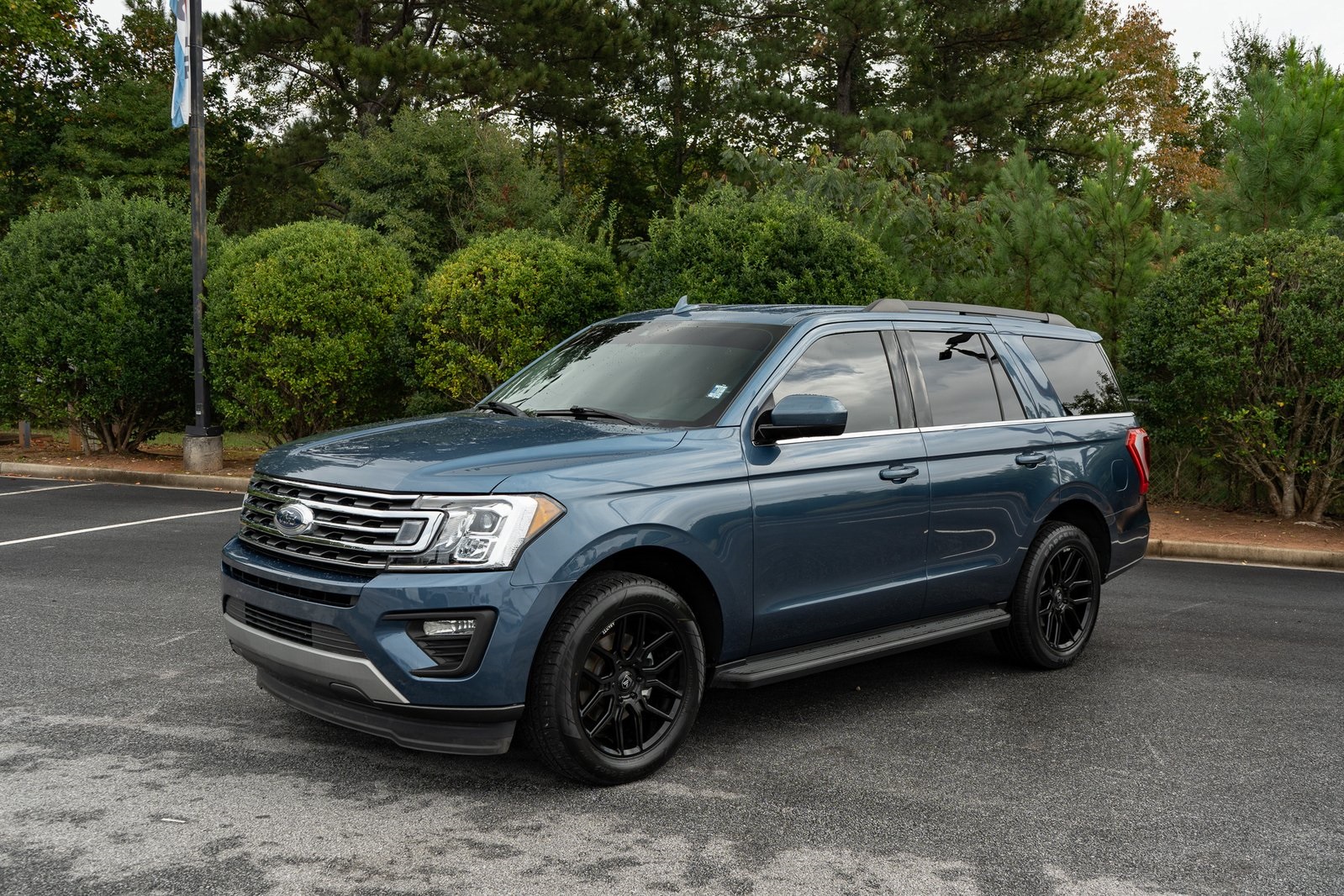 2020 Ford Expedition XLT photo 3