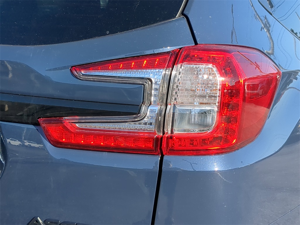 2025 Subaru Ascent Onyx Edition Touring photo 8