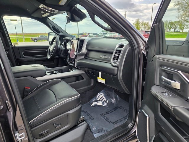 2025 Ram 2500 Laramie photo 18
