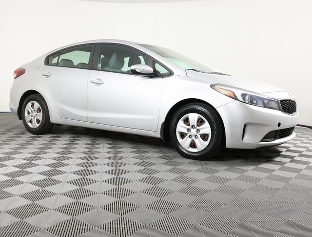 2018 Kia Forte LX photo 3