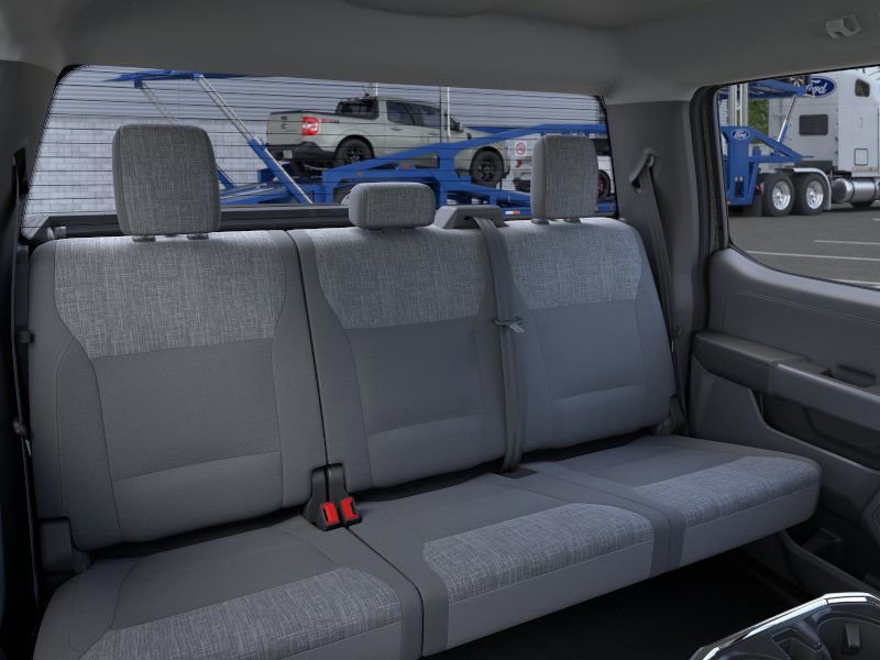 2025 Ford F-150 Lightning XLT photo 5