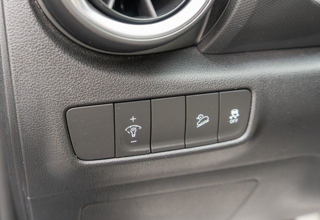 2023 Hyundai Kona Limited photo 12