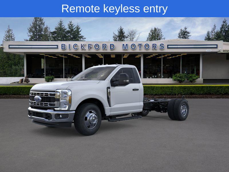 2026 Ford F-350 Super Duty Chassis Cab XL's photo