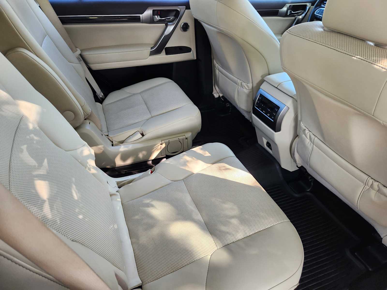 2023 Lexus GX 460 Premium photo 24
