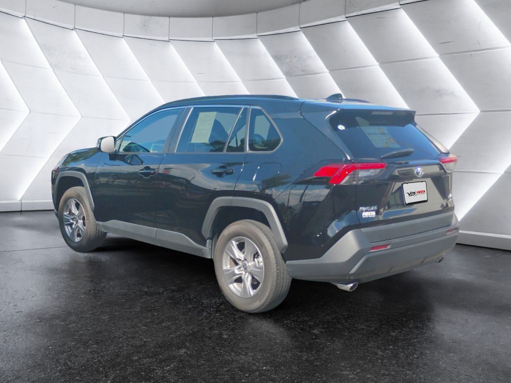 2024 Toyota RAV4 XLE photo 6